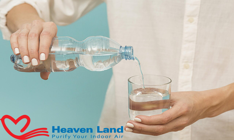 نوشیدن آب برای محافظت از پوست